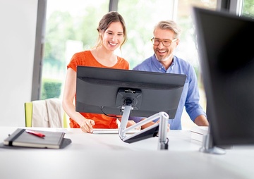 Držák na monitor Novus Clu II C s upevněním na stůl - černý