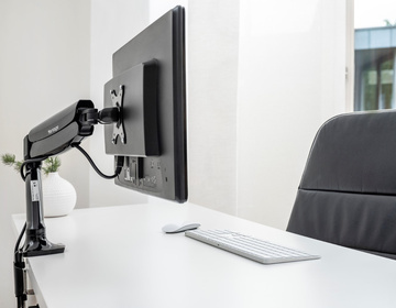 Držák na monitor Vantage Office s upevněním na stůl, černý
