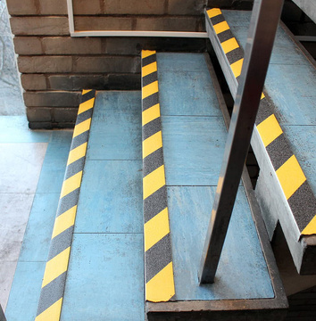 Podlahová páska protiskluzová COBA GRIPFOOT HAZARD černo-žlutá 50mm x 18,3m