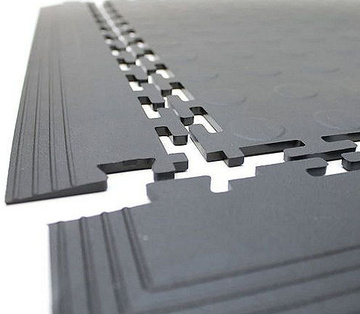 Průmyslová PVC dlaždicová podlahovina COBA Tough Lock černá 0,5 x 0,5m x 5mm
