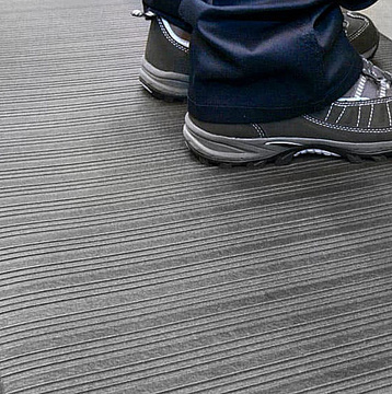 Průmyslová protiúnavová rohož COBA Orthomat Ribbed černá 0,9m x bm