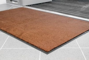 Vnitřní čistící rohož COBA Entra-Plush hnědá 0,9 m x 1,5 m