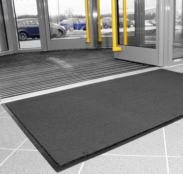Vnitřní čistící rohož COBA Entra-Plush šedá 0,9 m x 1,5 m