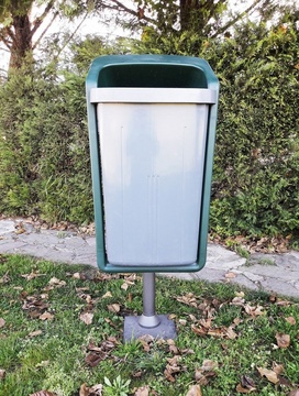 Venkovní odpadkový koš ELEGANT 50 L zelený rám