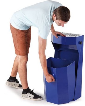 Venkovní odpadkový koš s popelníkem 50 l červený